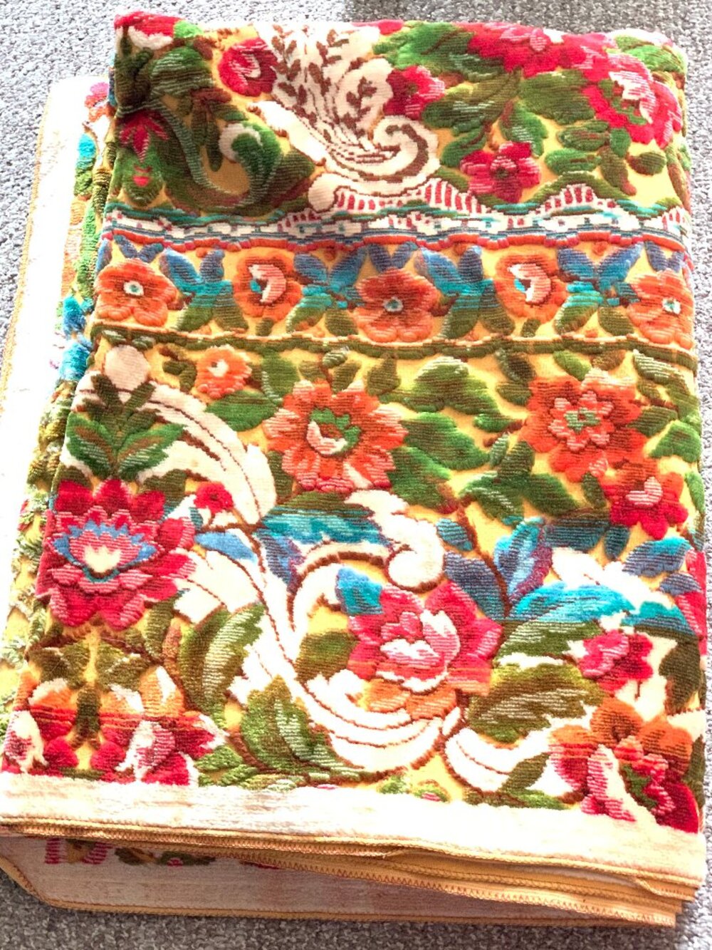VINTAGE MIDWEIGHT FLORAL WOOL BEDSPREADS SIZE W70 X L90